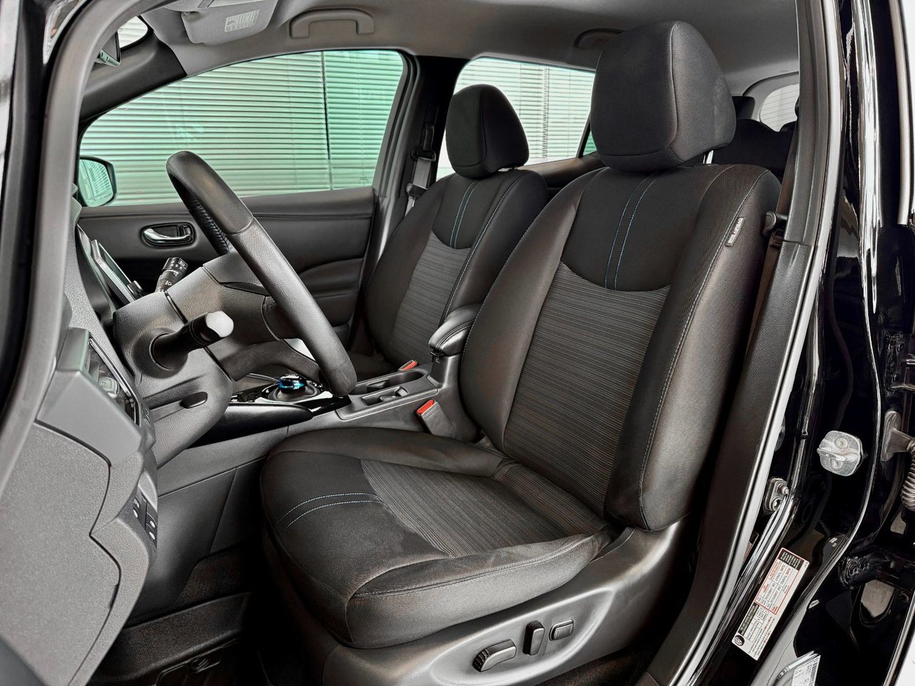 2023 Nissan Leaf Notre-Dame-des-Prairies - photo #12